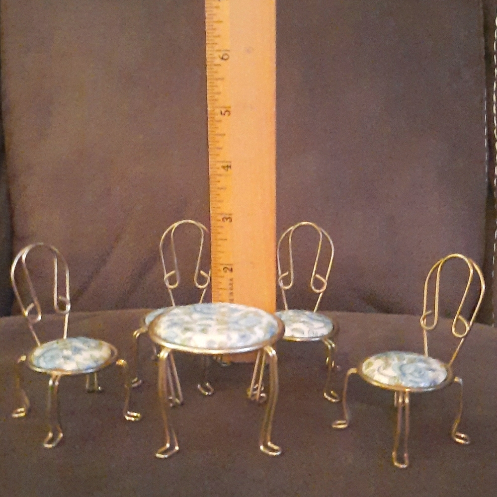 Dollhouse table and chairs